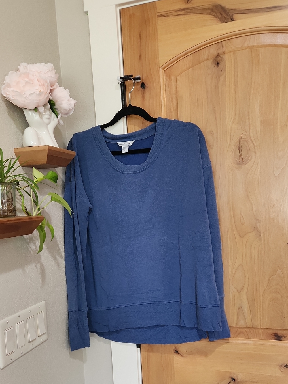 Athleta blue crewneck sweatshirt